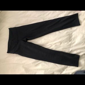 Lulu lemon black cropped workout pants